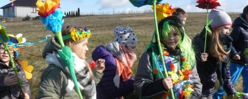 Jak dzieci ze Szkoły Podstawowej w Racimierzu cieszyły się z nadejścia wiosny kalendarzowej?